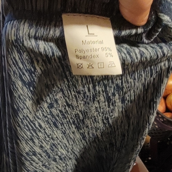 Aeuui Blue Workout Performance Tank Top. NWT. Size L. - Picture 7 of 7